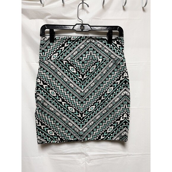 BLT) Charlotte Russe Skirt Women’s Size Medium Blue White Print Short Mini - Picture 7 of 9